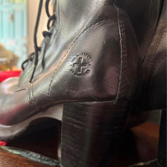 DOC MARTEN DARCIE Diva Heeled Boot US 7 EU 38 UK 6 - Picture 9 of 11